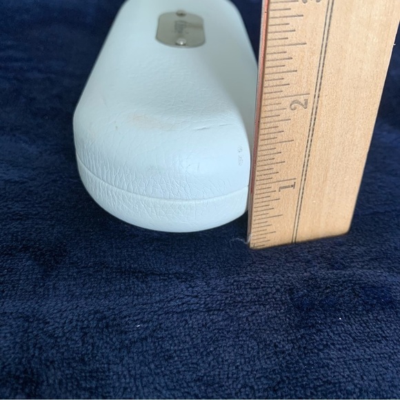 CHLOE Sunglasses Case White Faux Leather Metal Feet On Bottom Logo Plate Luxury - Picture 10 of 13